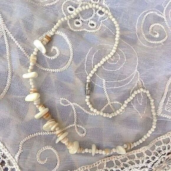 Vintage Natural Mother of Pearl Bead Surfer Necklace - Picture 4 of 7